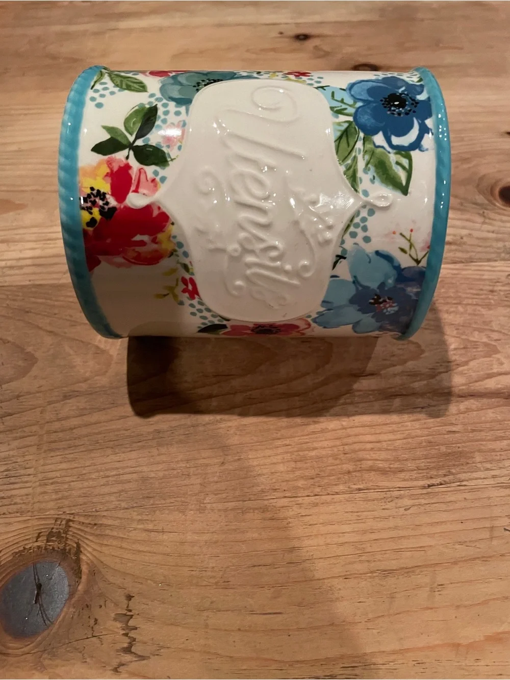 NWT Pioneer Woman “Melody” stoneware floral embossed utensil holder
